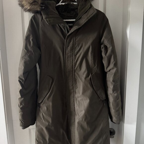 Aritzia's TNA Avoriaz parka - Picture 3 of 8